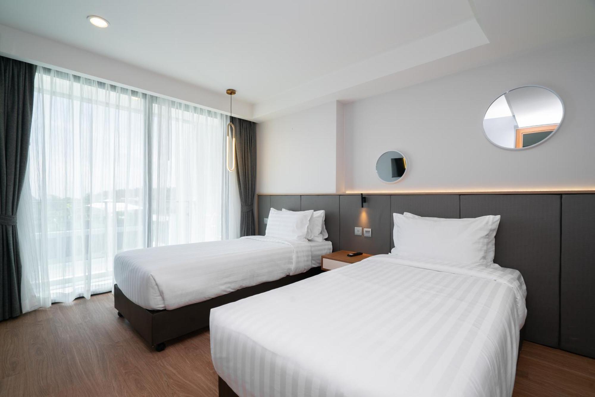 Wekata Luxury Kata Beach (Phuket)