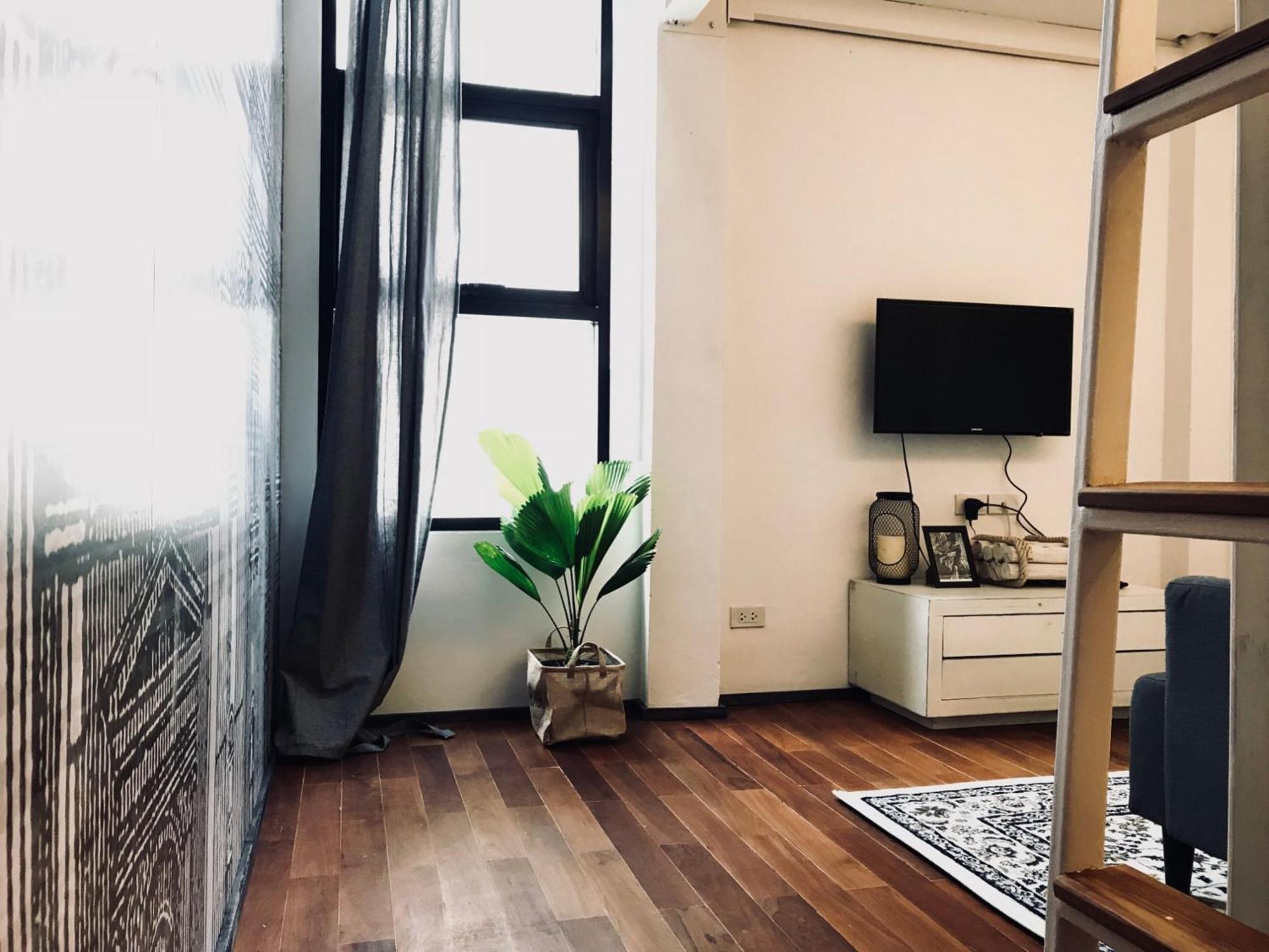 Shade House - Downtown Hostel *