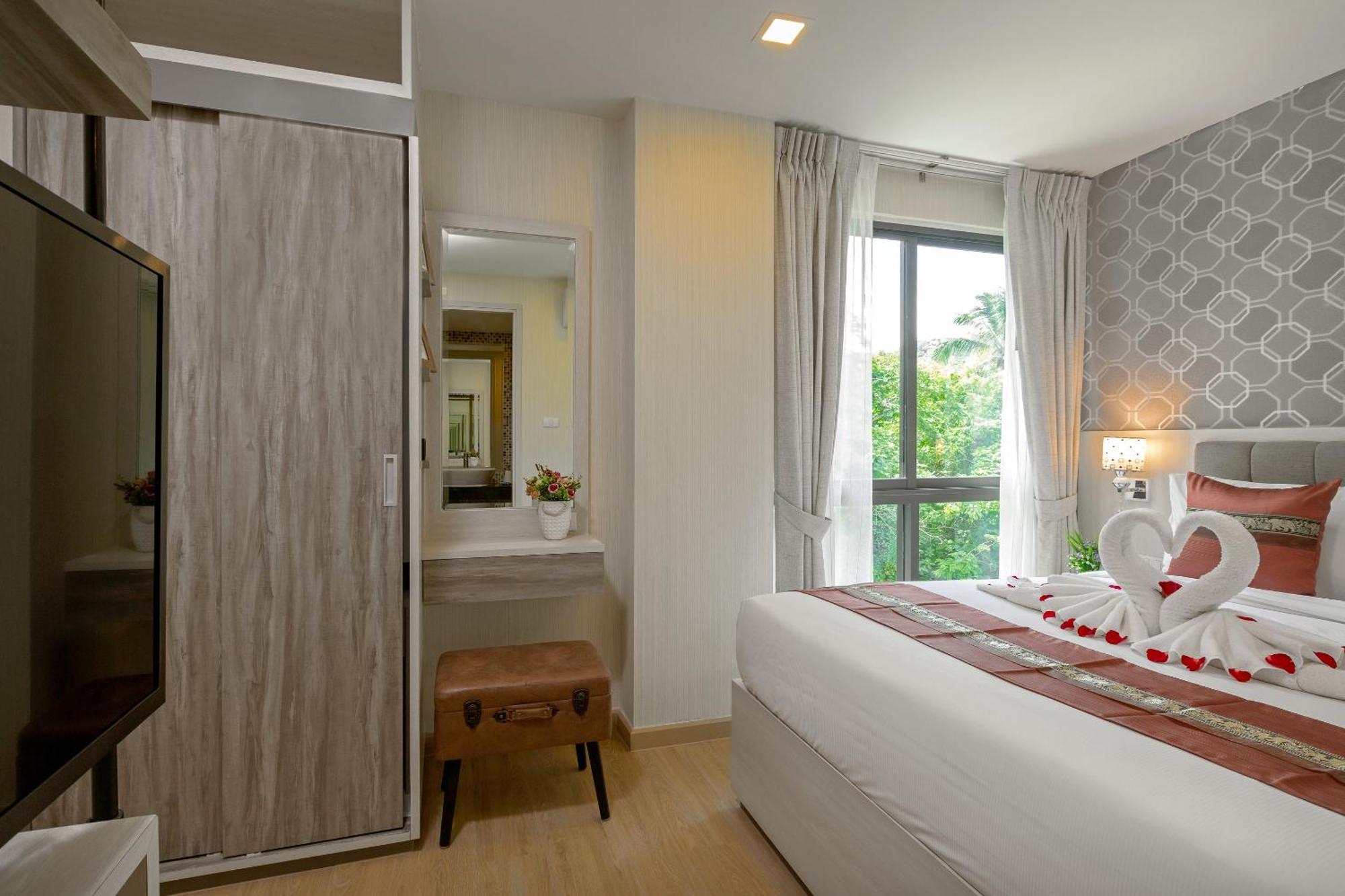 Splendid Sea View 4*