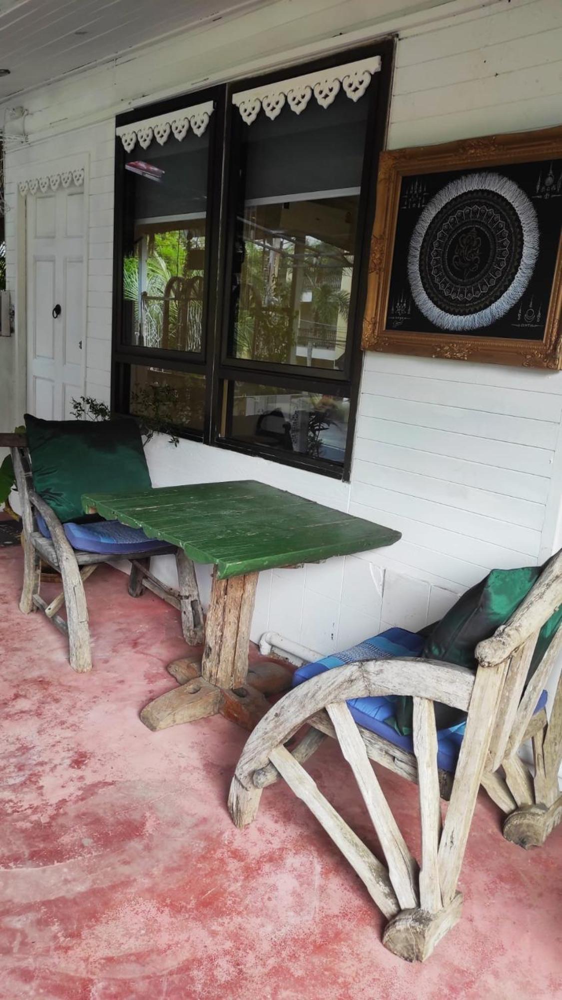 Baan Sikhao Yanui Guest house *