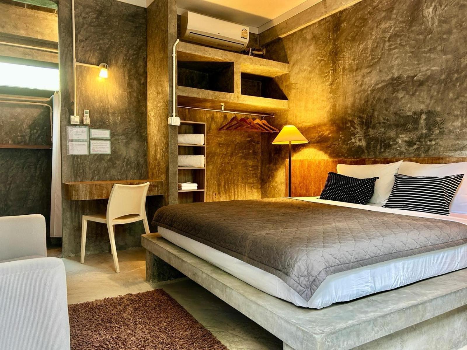 Phuket Phuchada Holiday home *