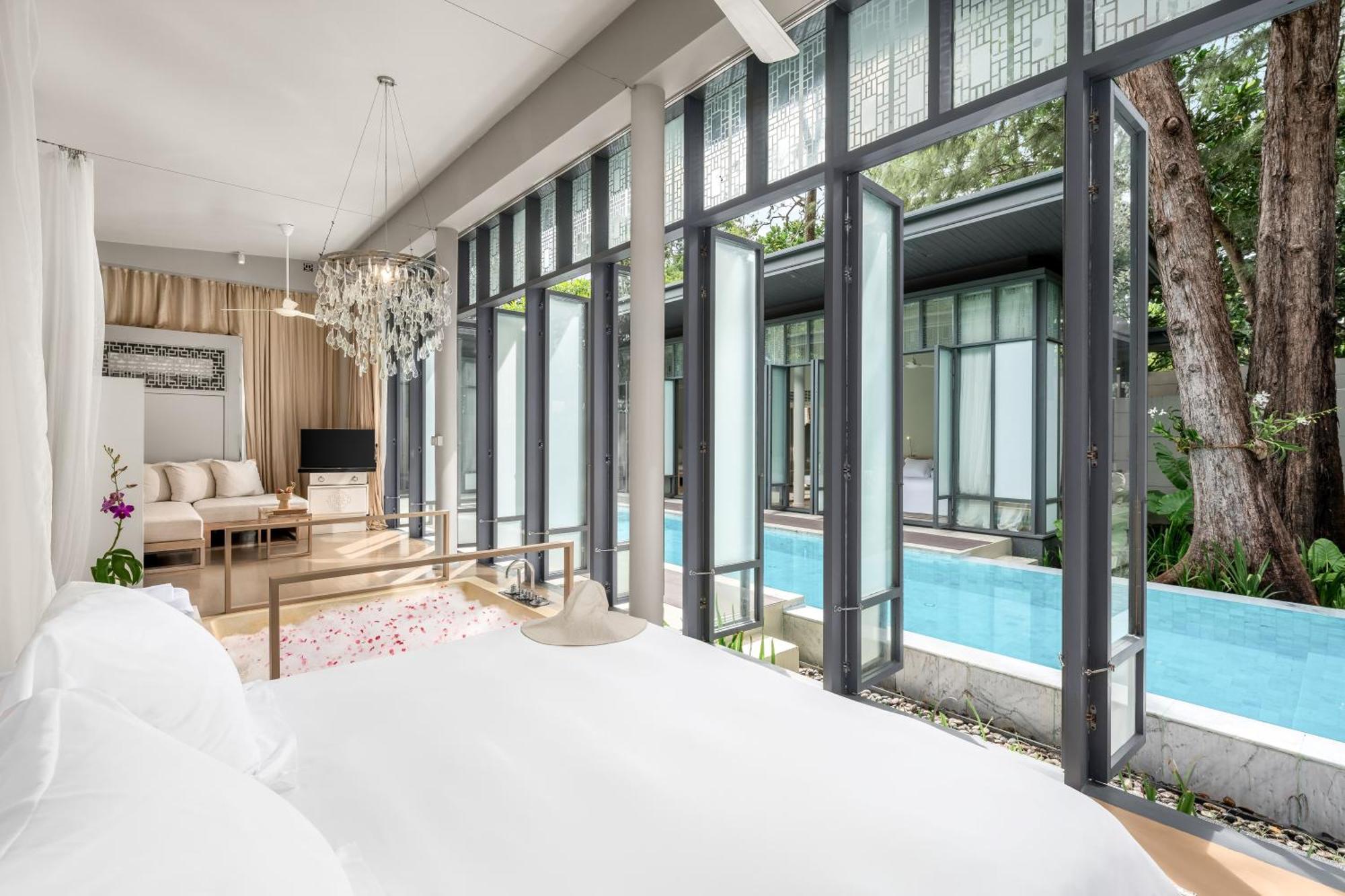 Resort Sala Phuket 5*