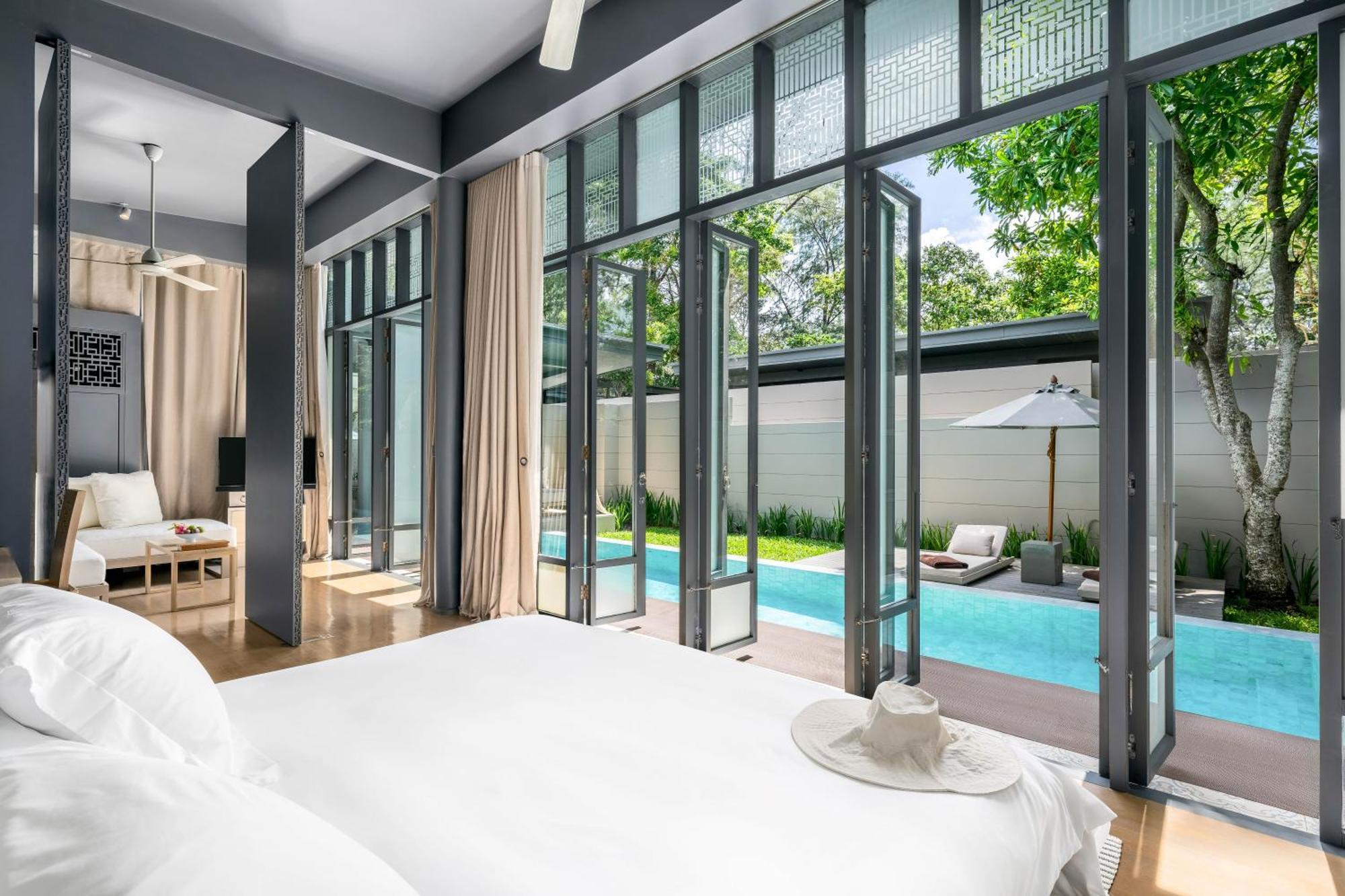 Resort Sala Phuket 5*