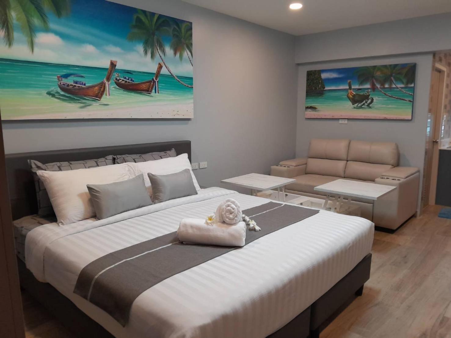 Apartment Beachside Luxury Condo: Smart Living With Ocean Proximity