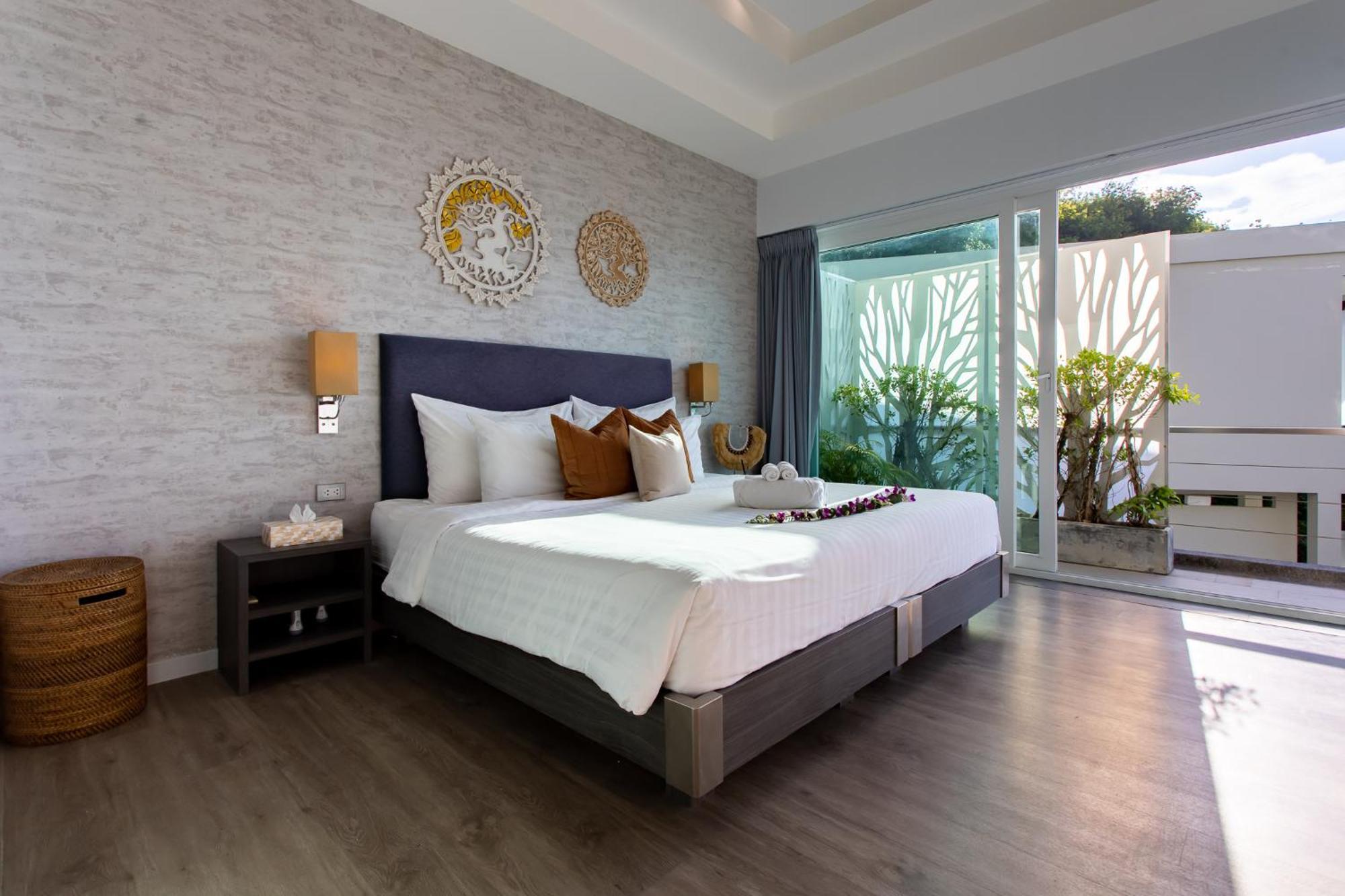 Beyond-namaste 16 Bedroom Fully Staffed Seaview