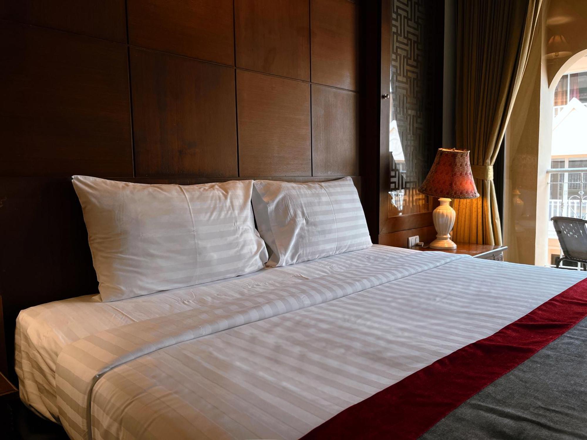 Grand Orlov Hotel