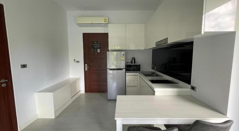 Resort Utopia Naiharn 4*