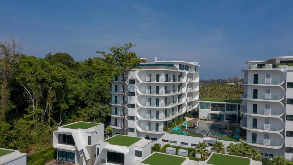Utopia Naiharn Resort Nai Harn