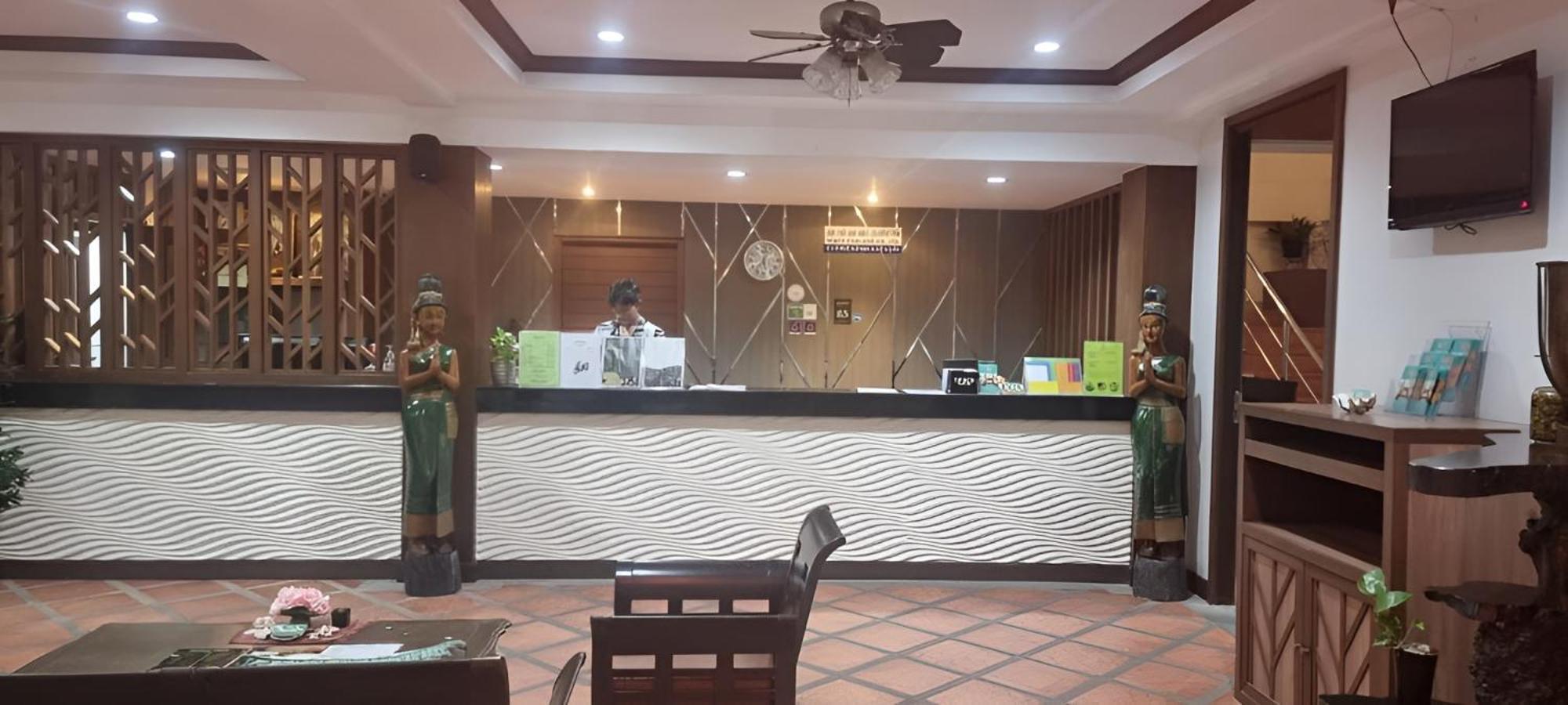Aparthotel Ratana Hill