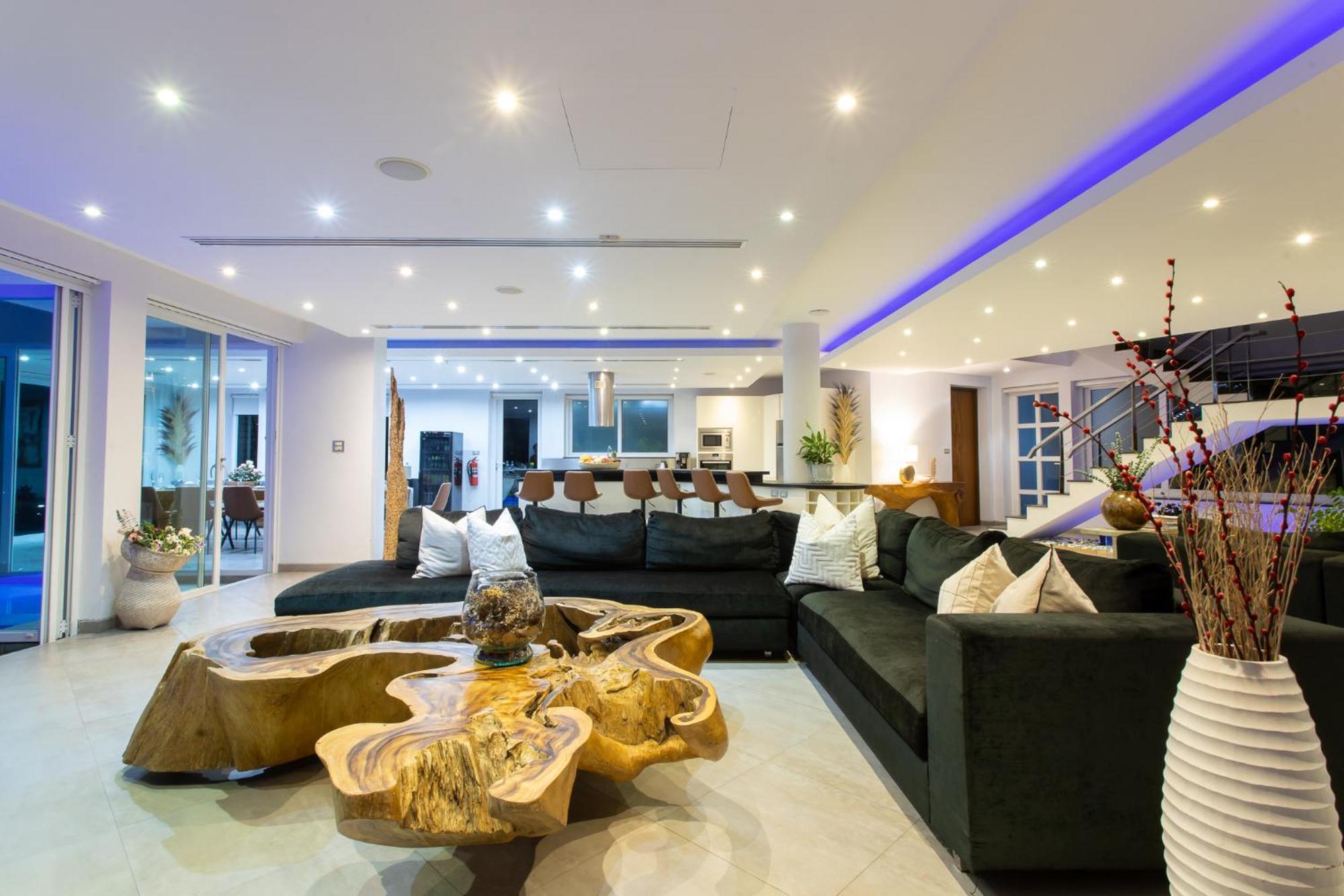 Beyond 9 Bedroom Fully Staffed Seaview Villa *