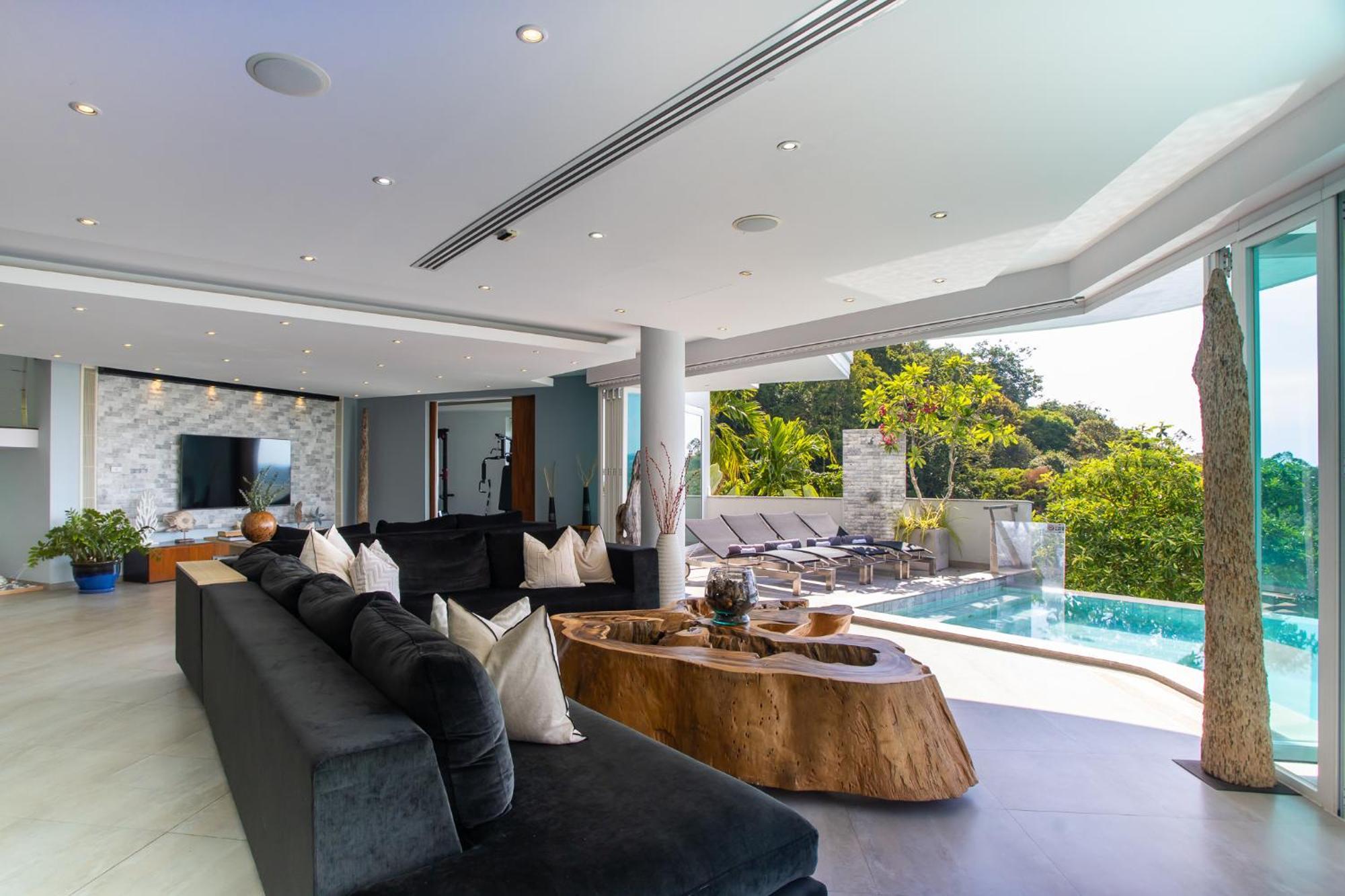 Villa Beyond 9 Bedroom Fully Staffed Seaview *