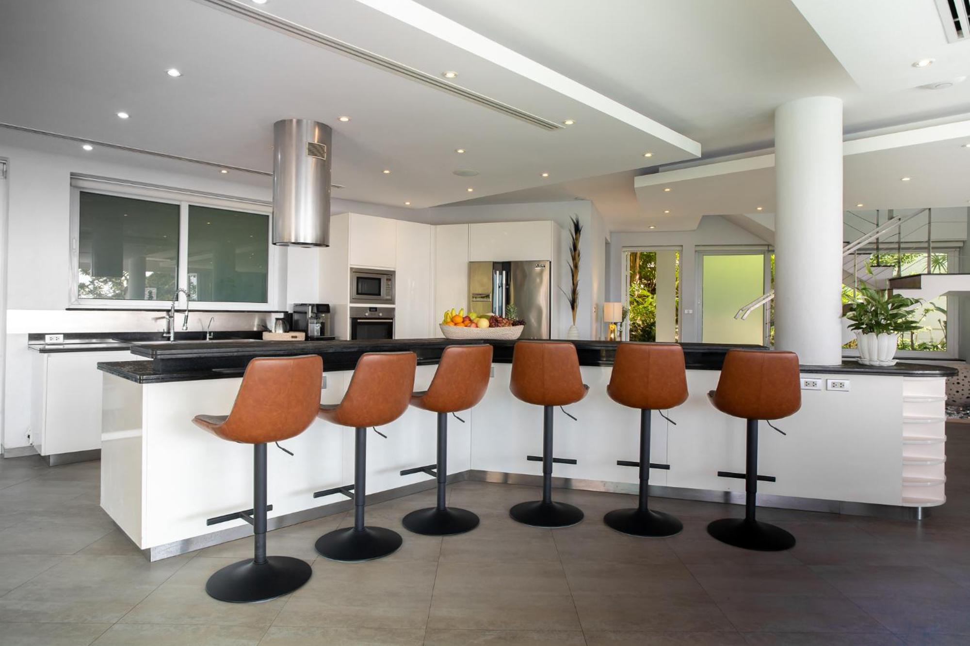 Villa Beyond 9 Bedroom Fully Staffed Seaview