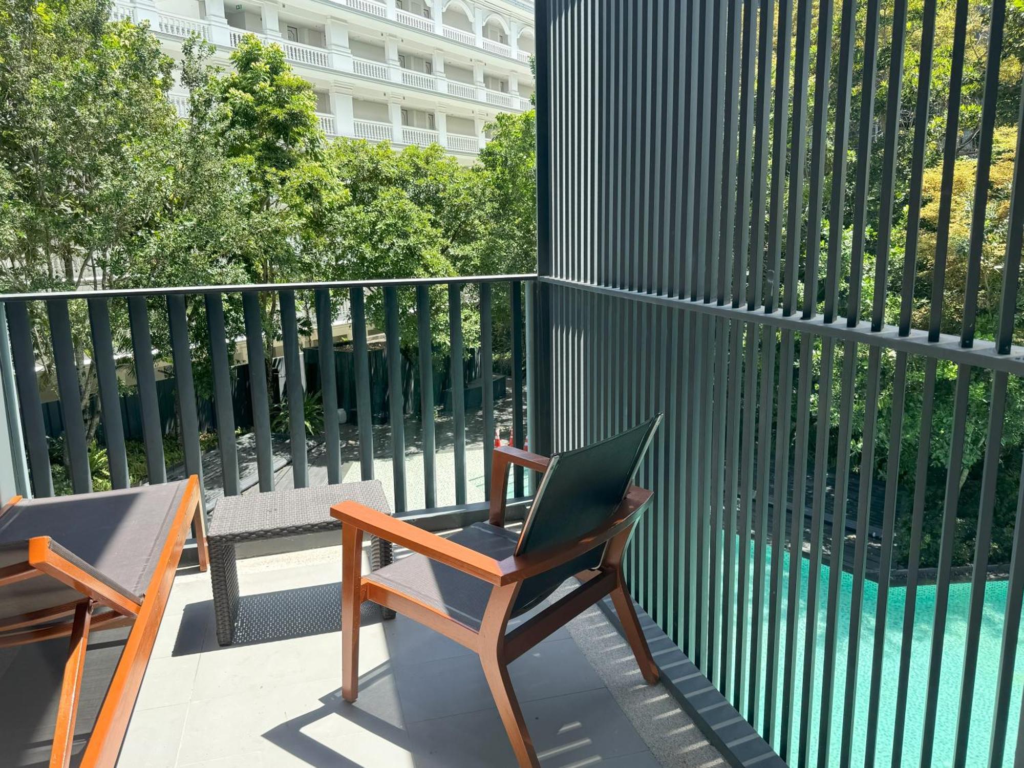 The Deck By Lofty Apartment