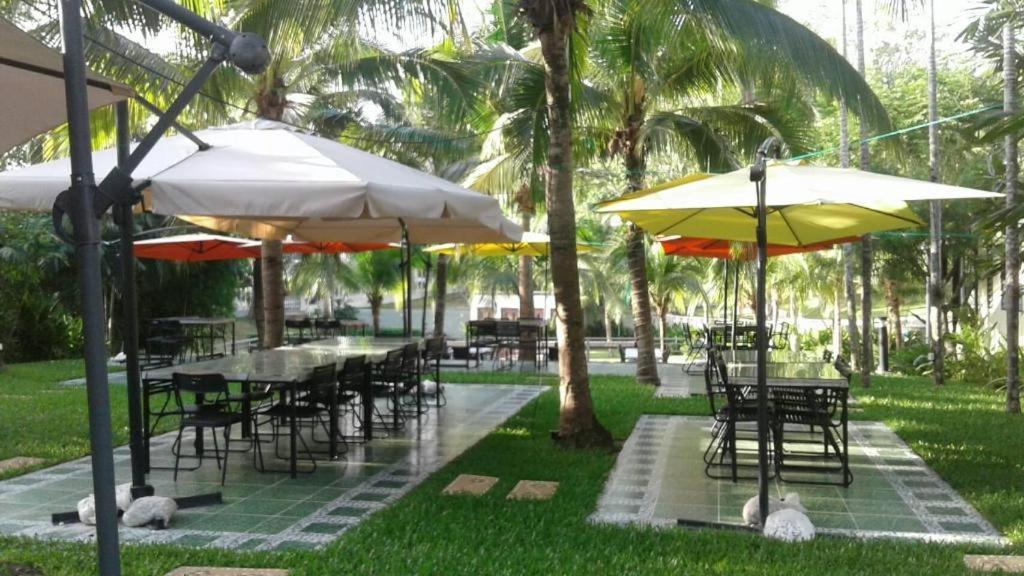 Royal Lee And Resort