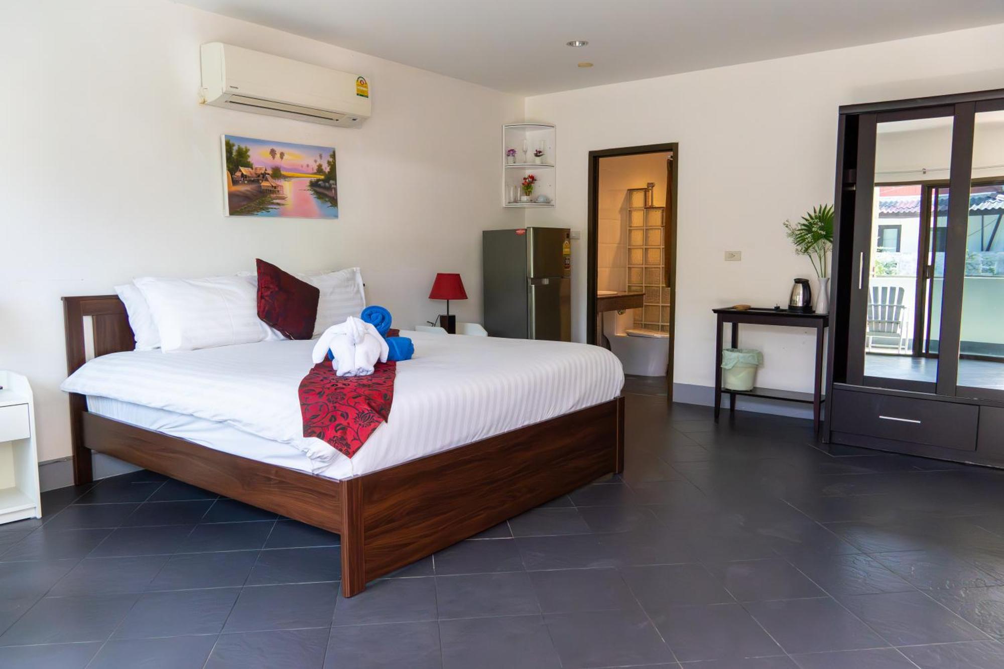Deng's 3* Kamala Beach