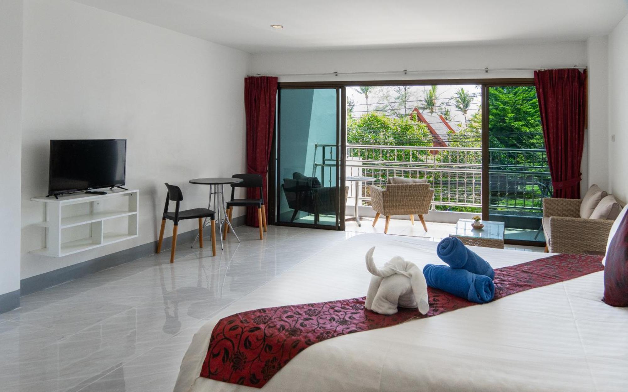 Deng's 3* Kamala Beach