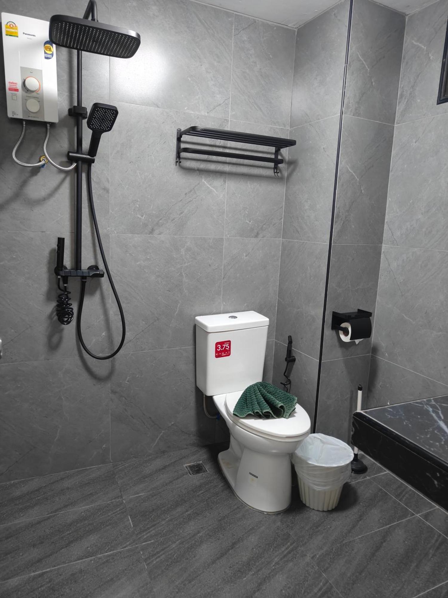 Baankasemsuk 般咔 深宿 Homestay Patong
