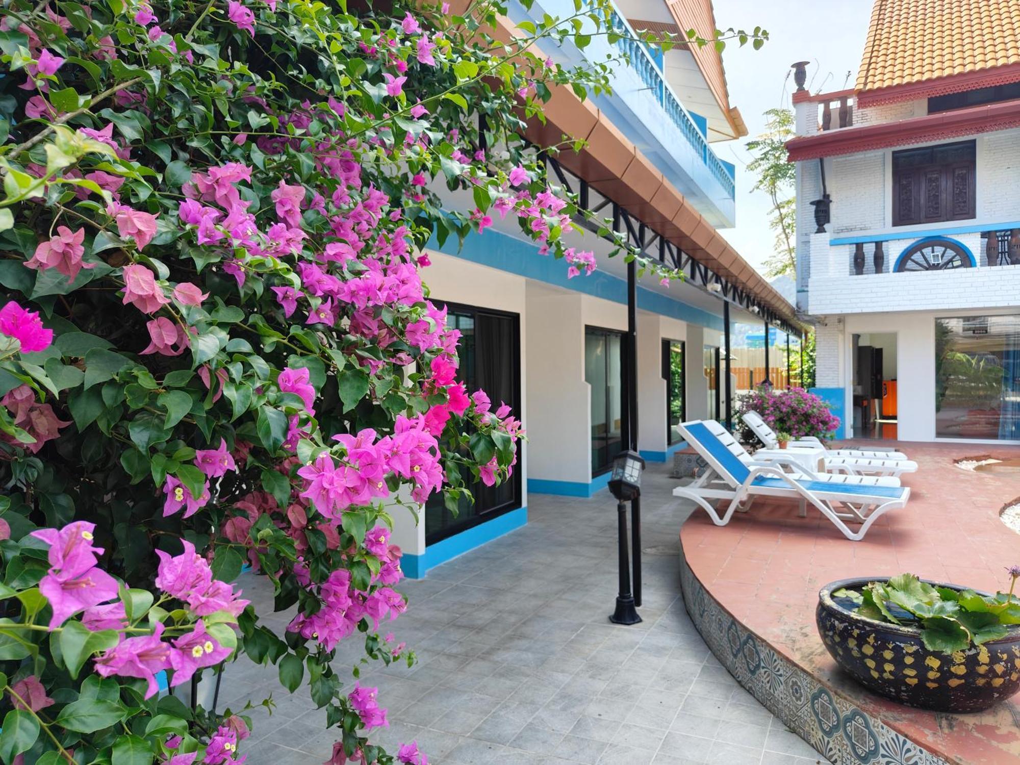 Baankasemsuk 般咔 深宿 Patong