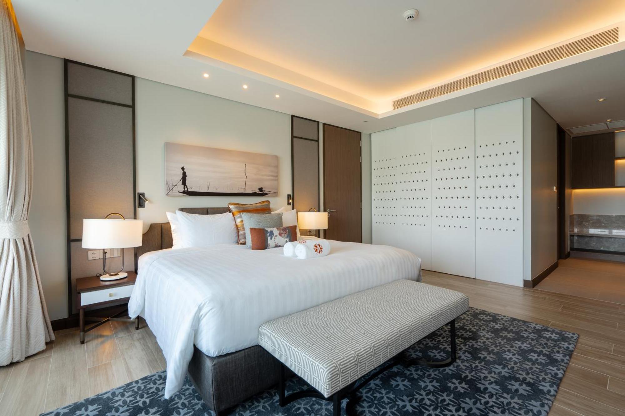 Luxury In The Laguna Near The *