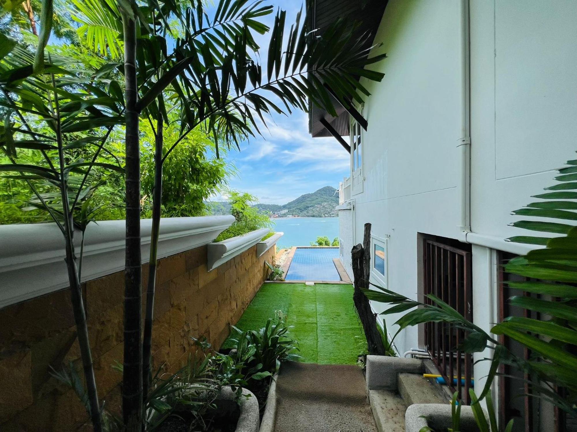 Moonlight Panorama Seaview House By Resava *