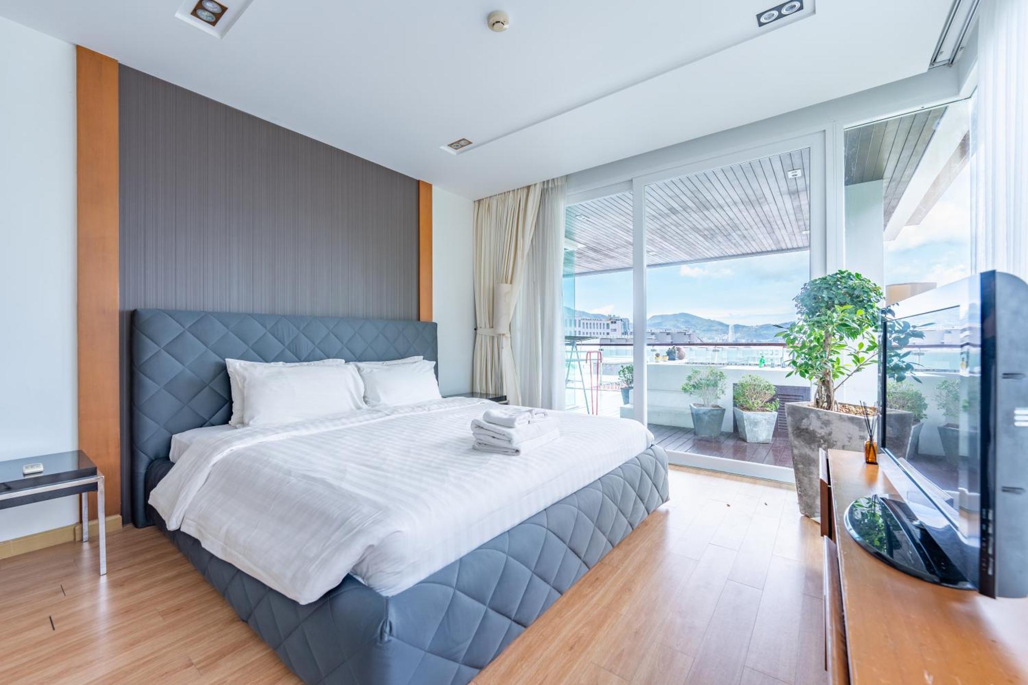The Privilege 4* Patong