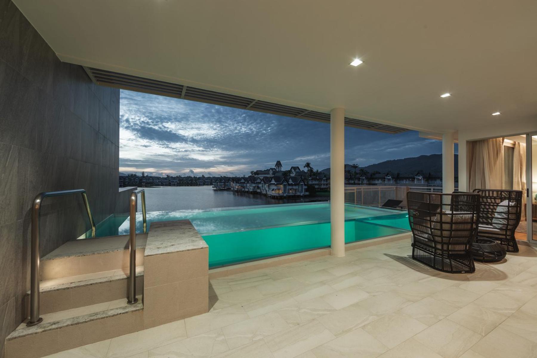 Beachfront Residences - Stunning Sea And View *