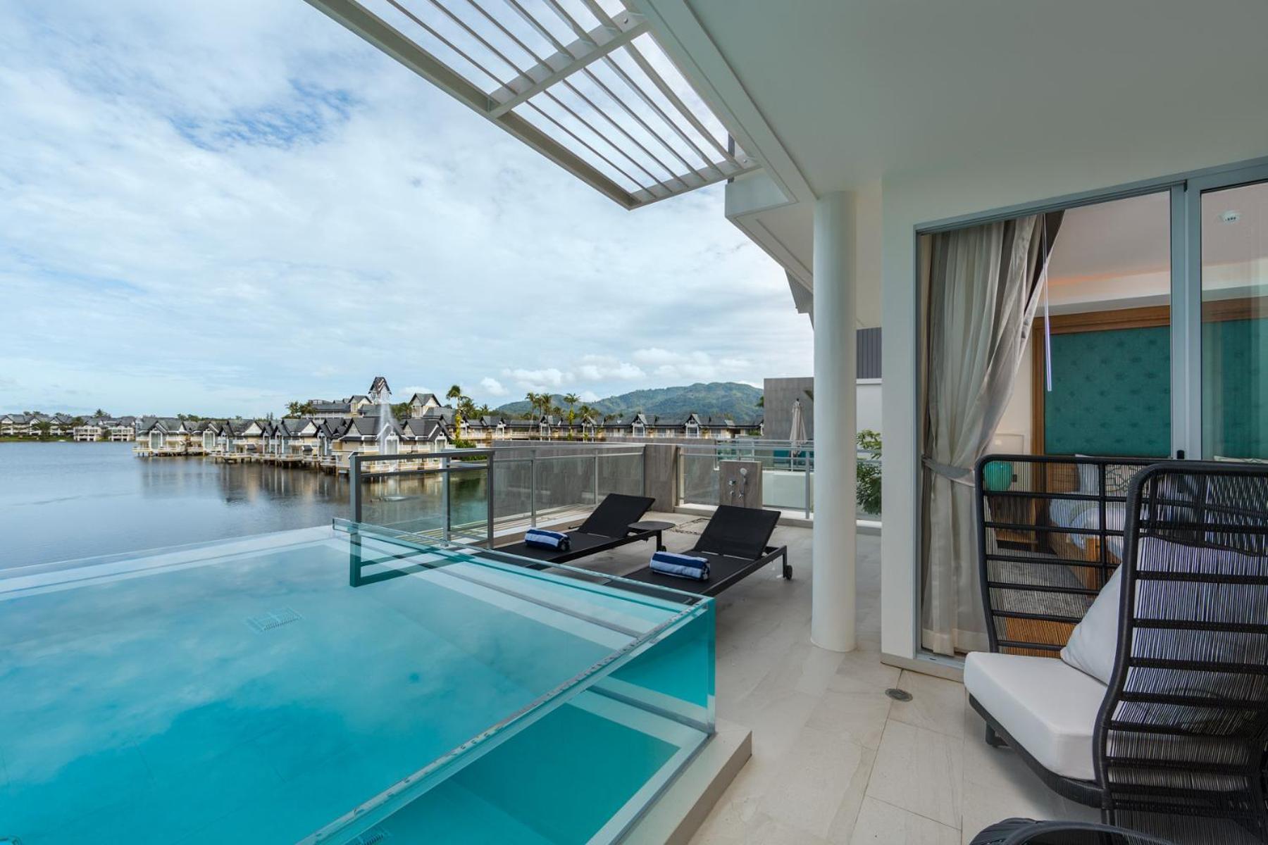 Beachfront Residences - Stunning Sea And View