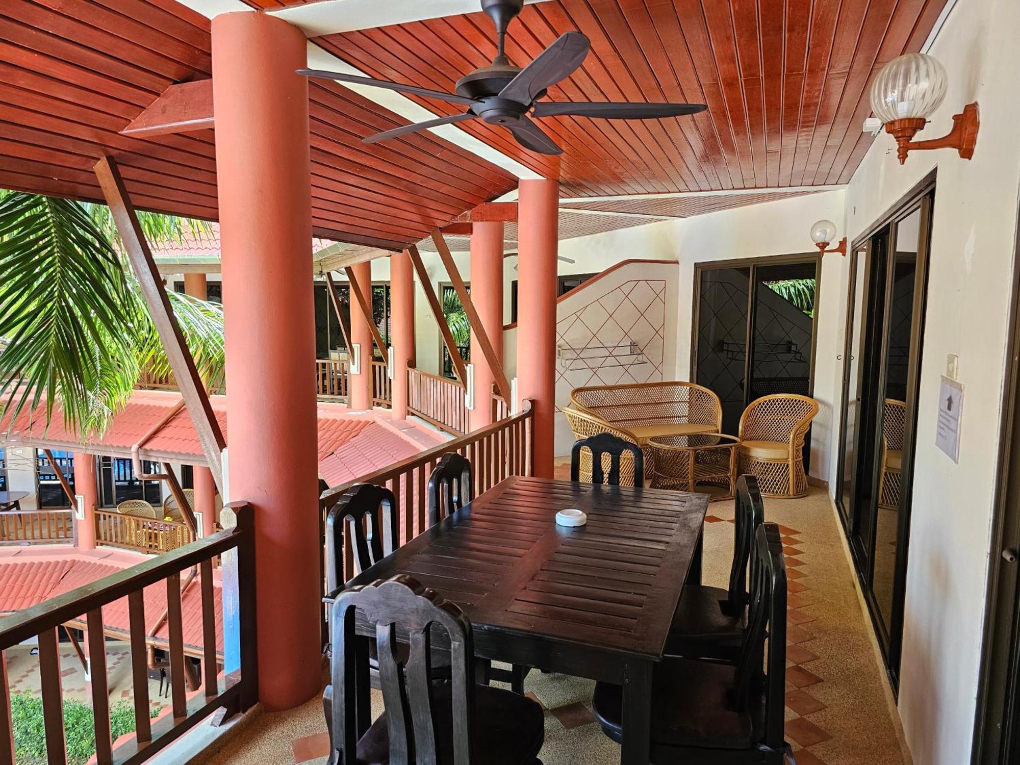 Apartment Sai Rougn Patong
