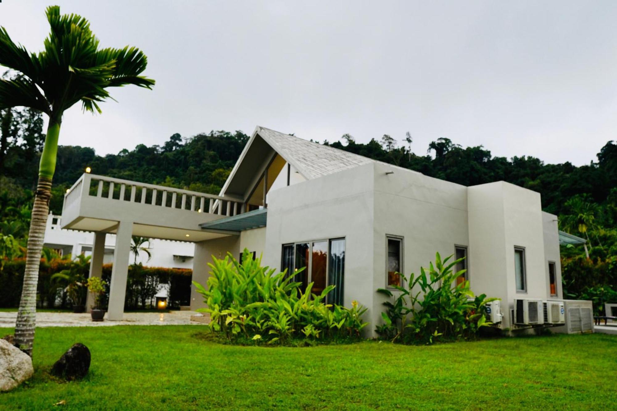 Sakoo Valley Naithon Villa *