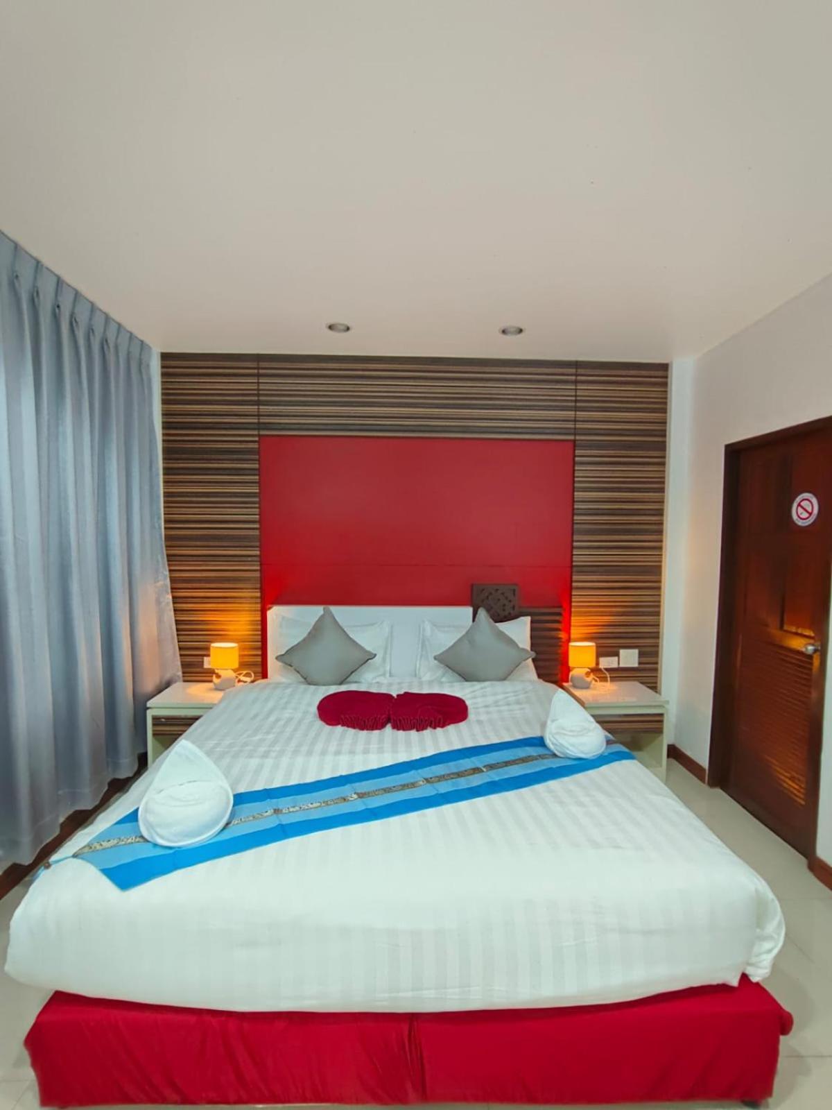 Max Value Hotel Patong