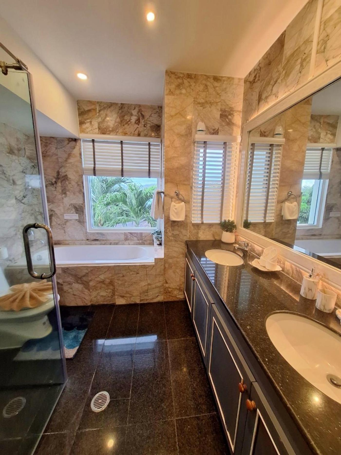 Vipa Seaview Villa Patong