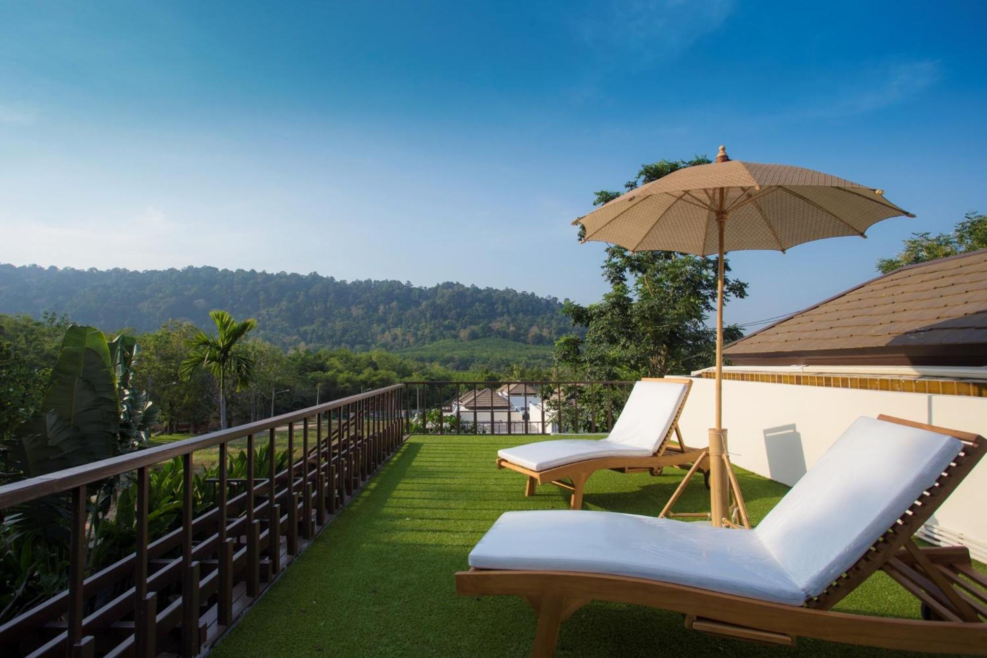 Ozone Phuket Pousada *