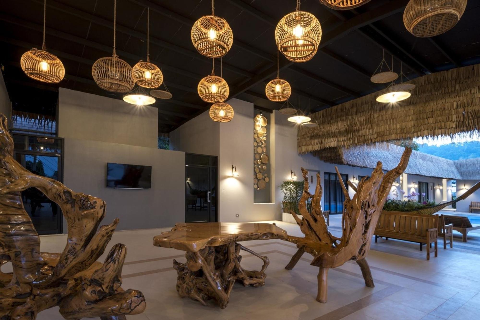 Ozone Phuket Pousada