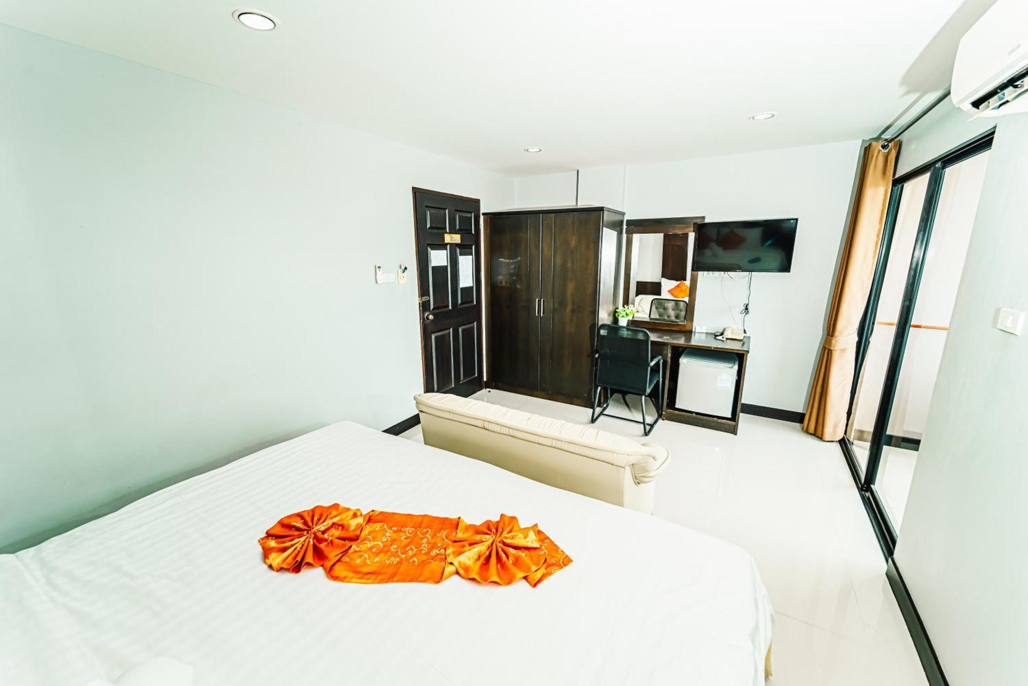 Saiyuan Phuket Hotel 3*