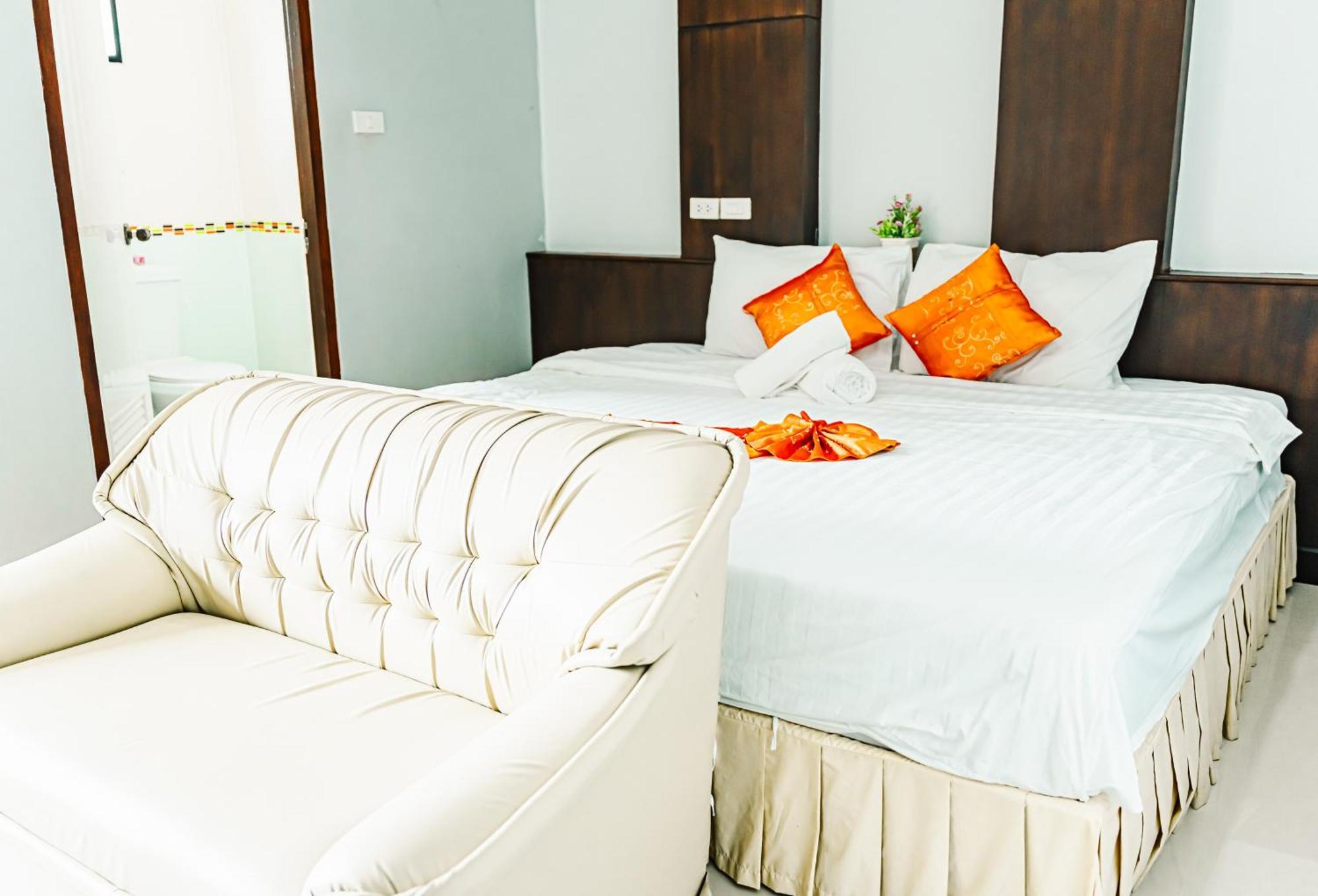 Saiyuan Phuket Hotel 3*