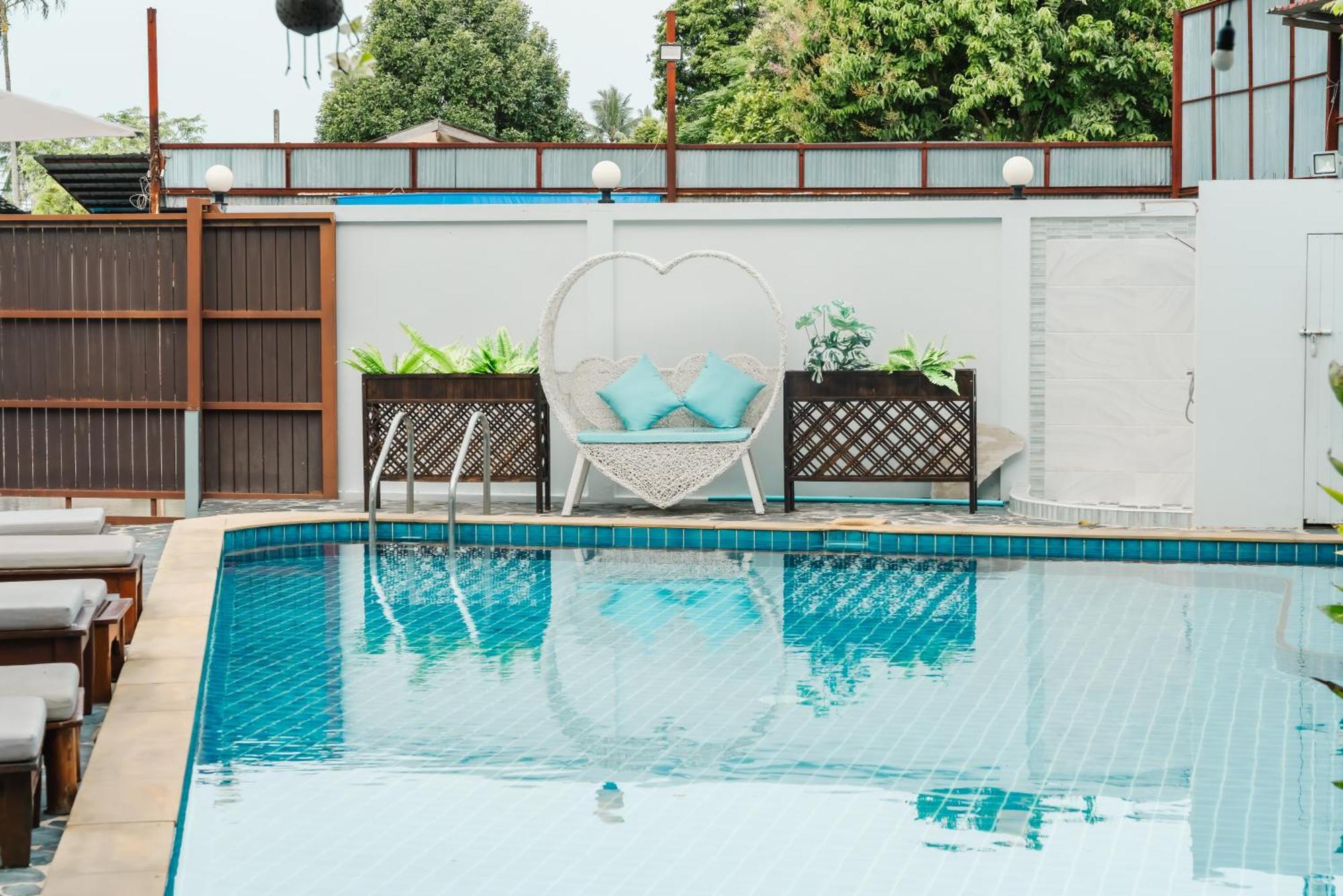Saiyuan Phuket Hotel 3*