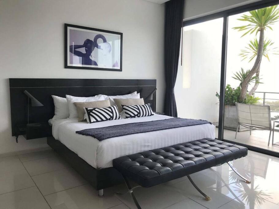 Amonteera Villa Surin Beach (Phuket)