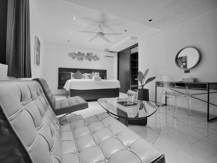 Amonteera Villa Surin Beach (Phuket)