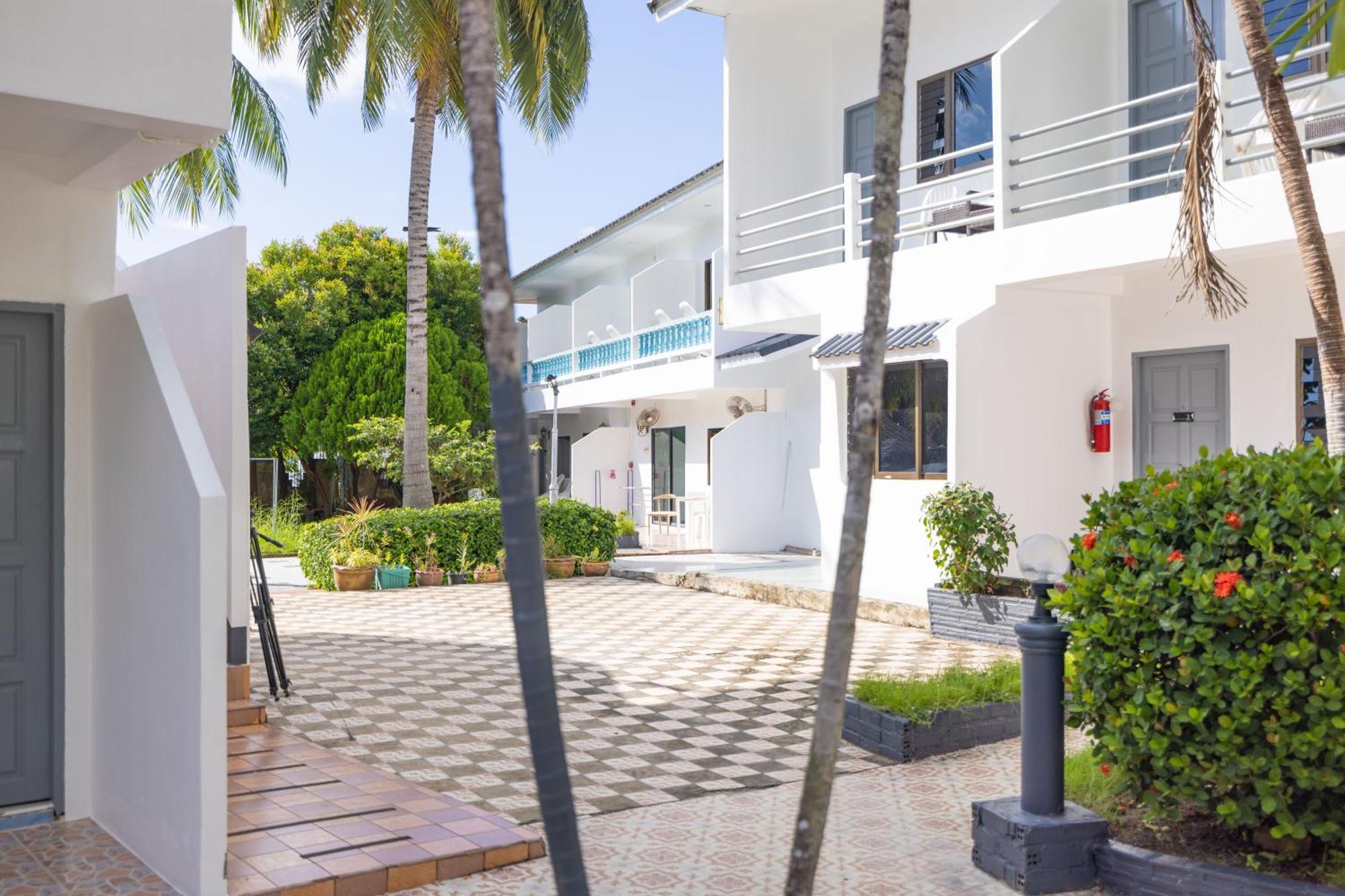 Hotel The Coconut Nanai 3*