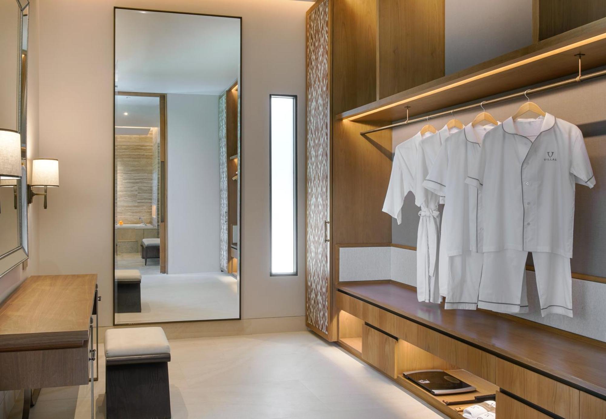 V - Mgallery Collection Hotel 5*
