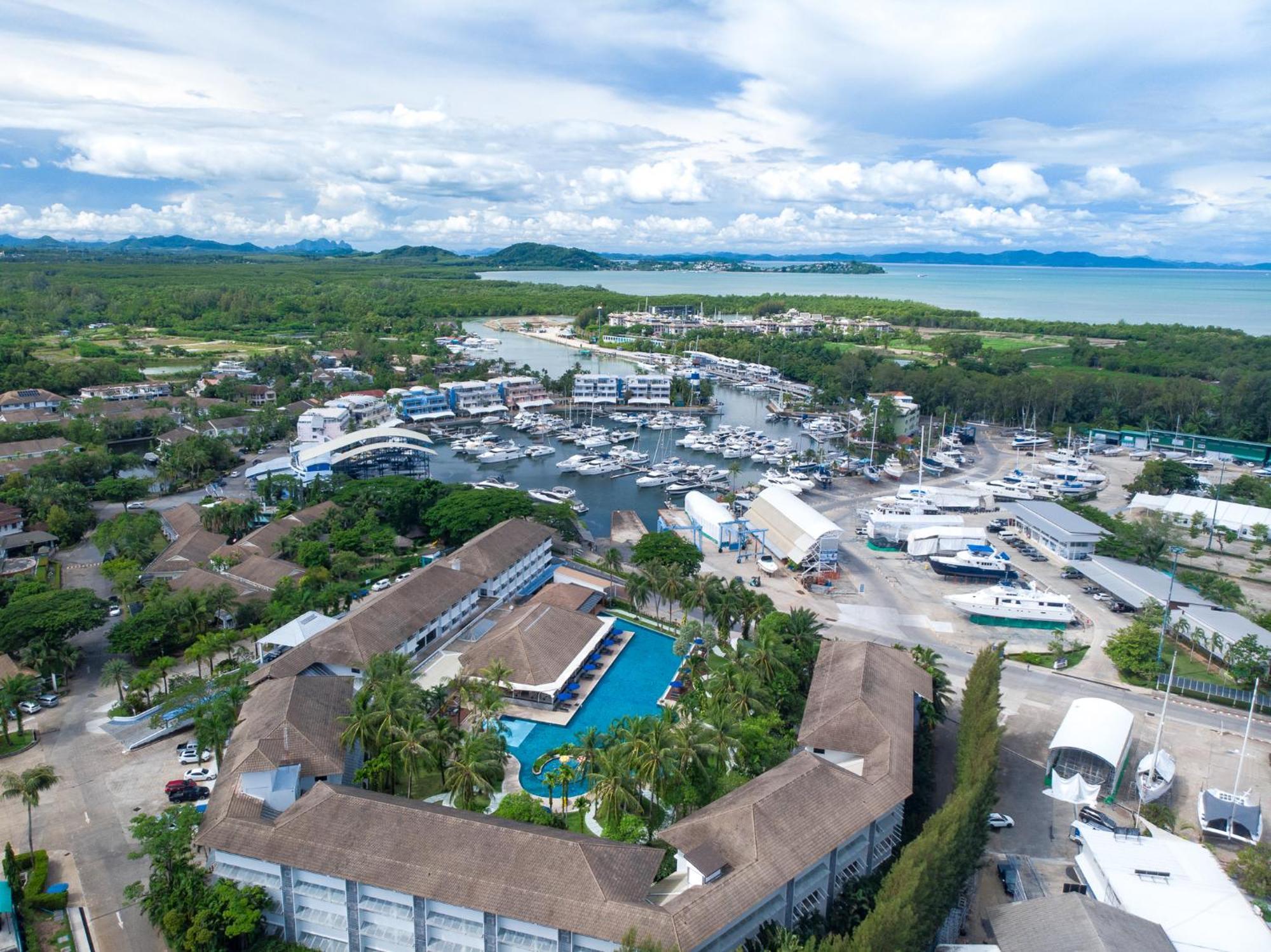 Nh Boat Lagoon Resort