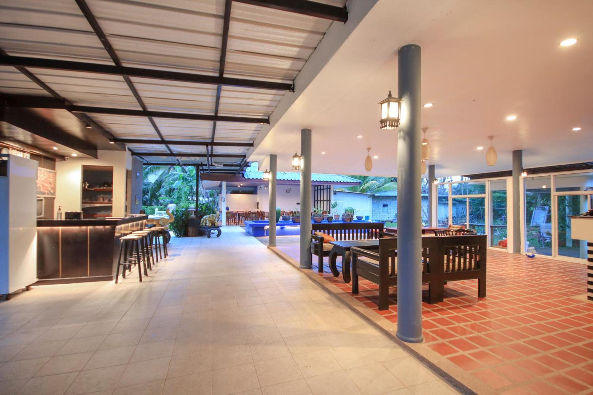 Capital O75345 Praewa Naiyang Phuket Hotel Nai Yang