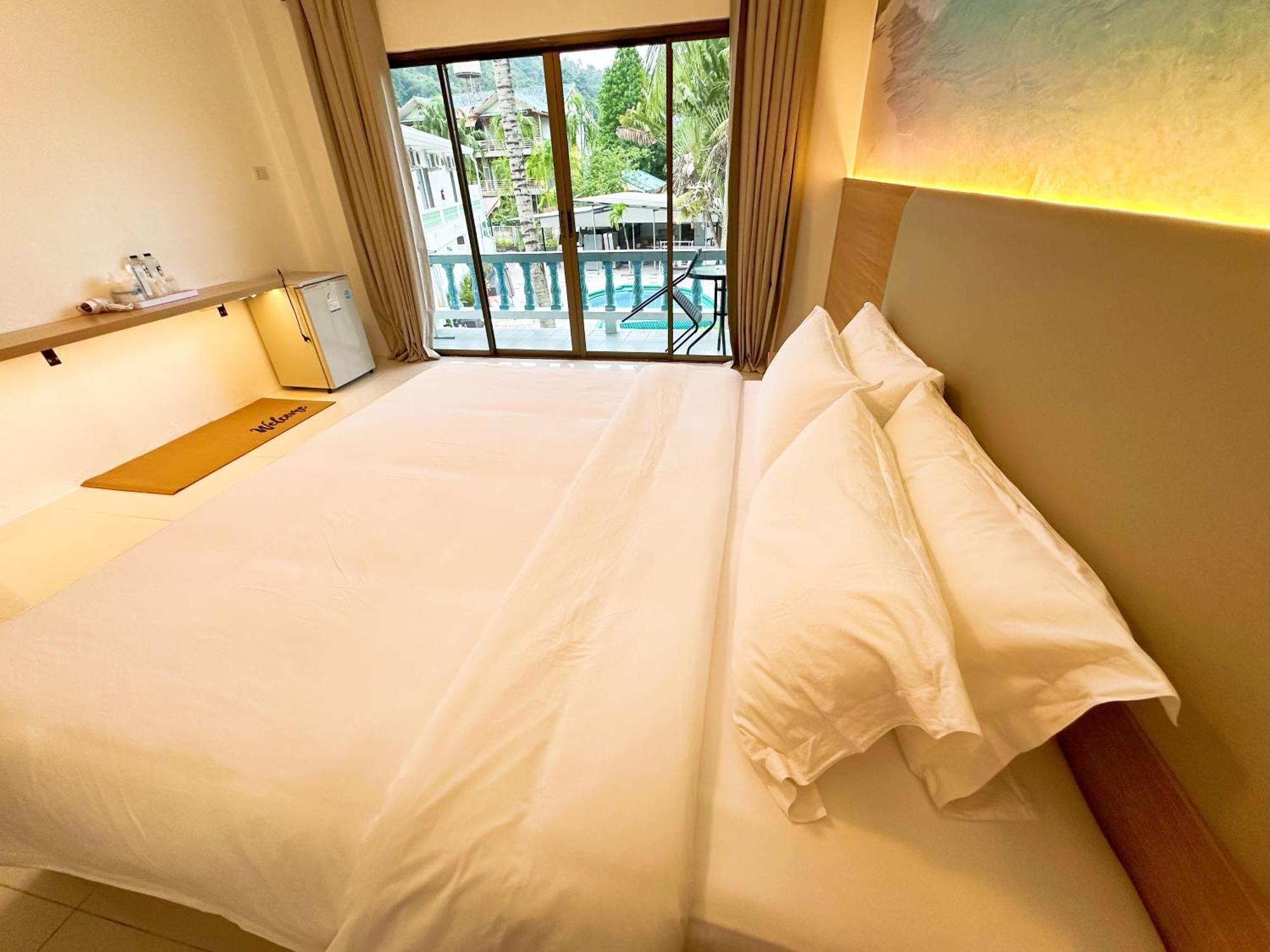 Hotel The Coconut Nanai