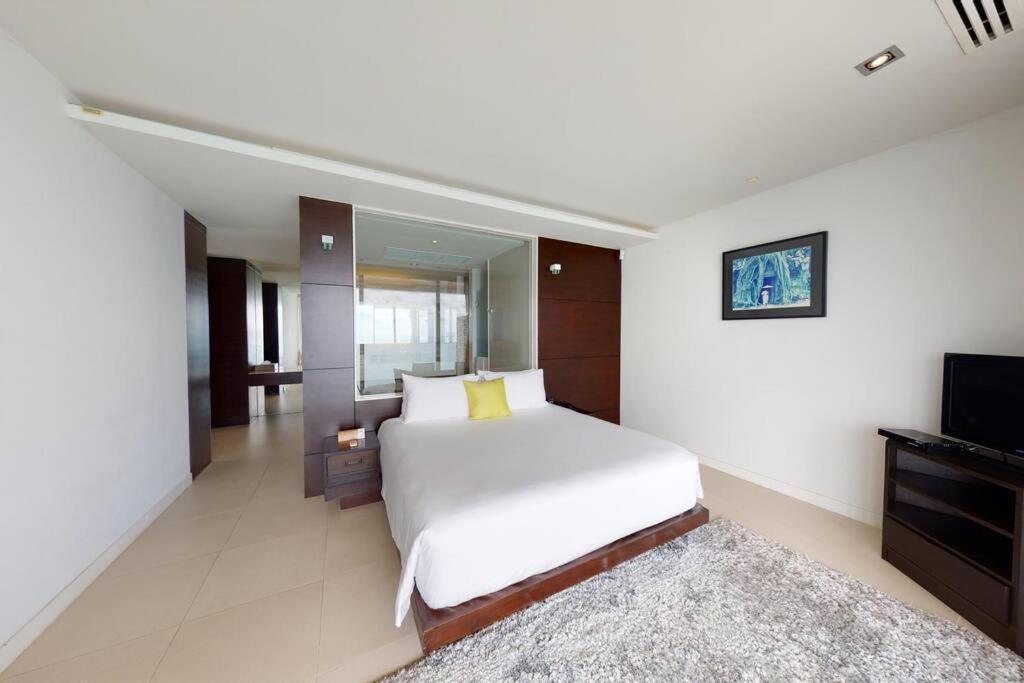 Villa Cape Sienna 4 - A Waterfront Grand Oasis *