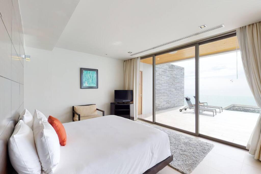 Cape Sienna 4 - A Waterfront Grand Oasis *