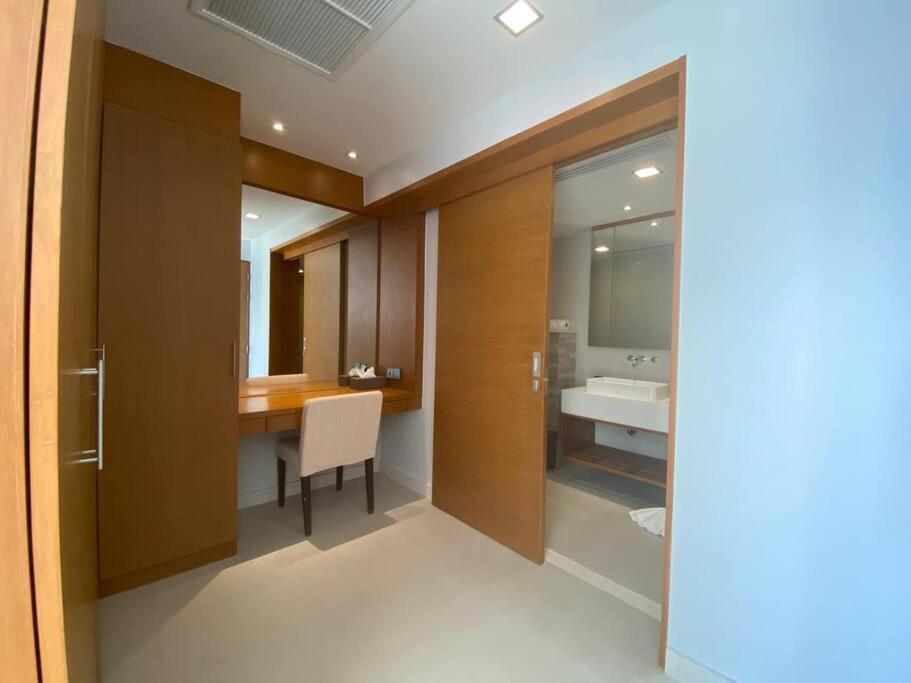 Villa Cape Sienna 4 - A Waterfront Grand Oasis *