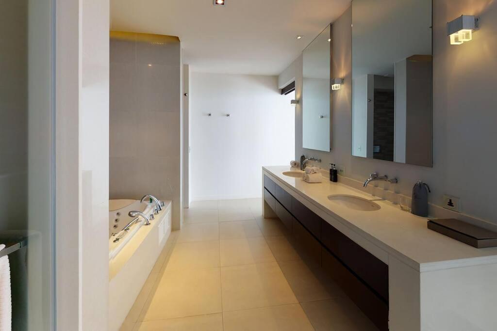 Cape Sienna 4 - A Waterfront Grand Oasis Kamala Beach