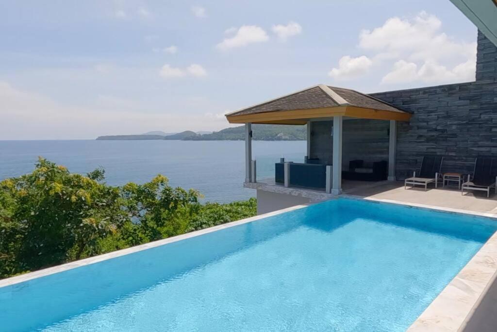Cape Sienna 4 - A Waterfront Grand Oasis Villa