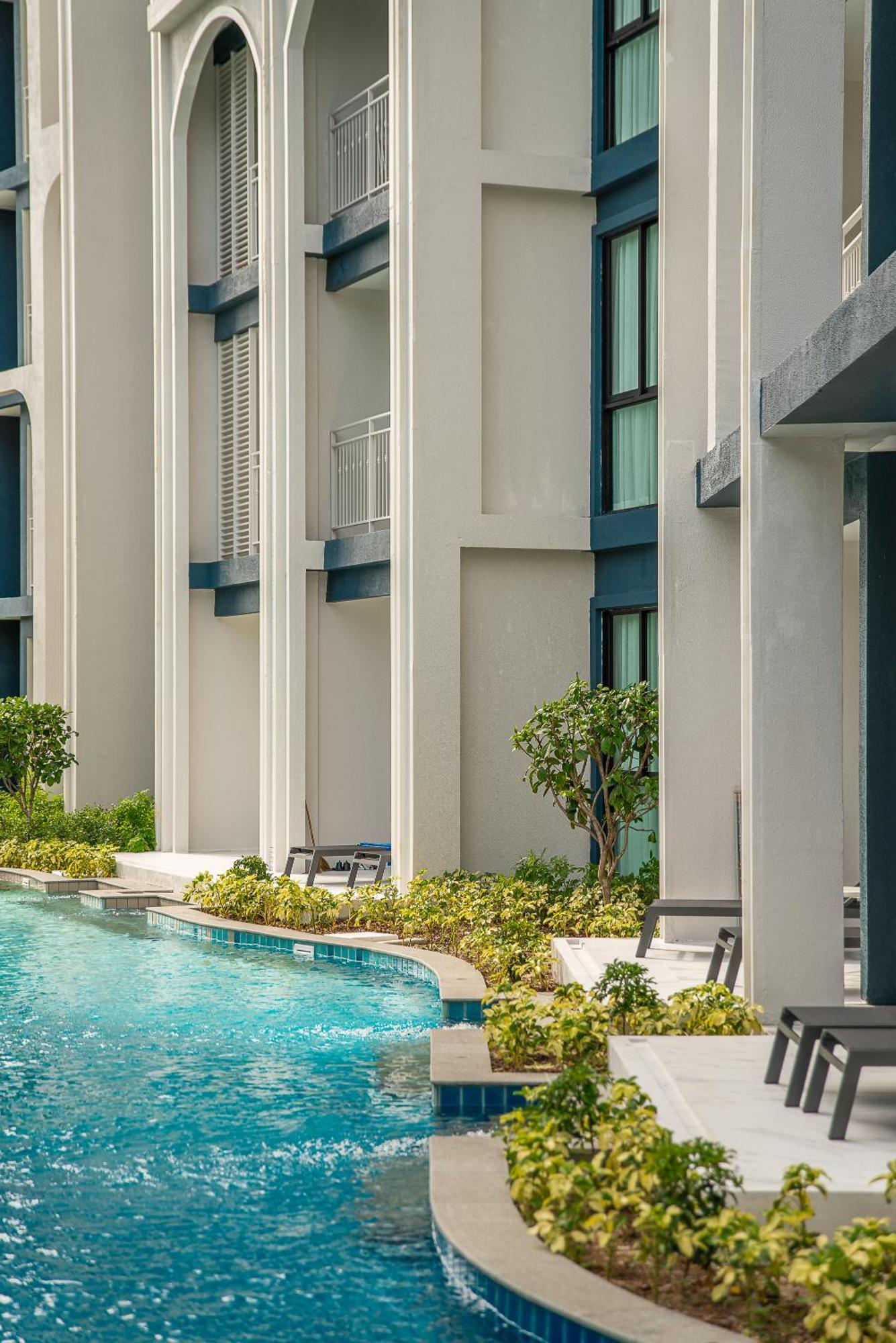 Title Halo Timeless Apartment Nai Yang