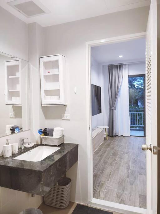Villa Bangtao 2 Bedroom Corner Pool Access Phuket Ban Pak Lak